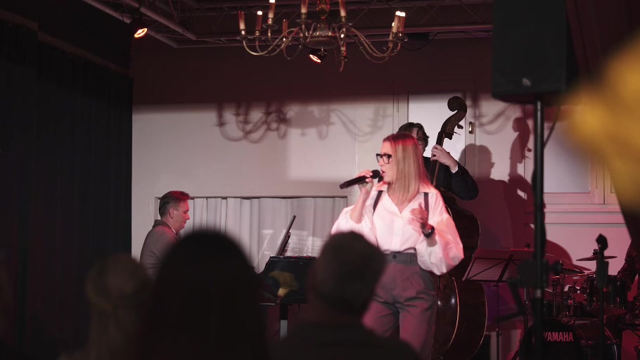 Pop-Jazzband Düsseldorf – Live Vocal Jazz mit Piano, Kontrabass und Schlagzeug